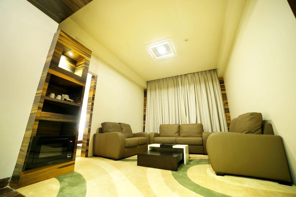 Golden Blossom Imperial Resorts Lucknow Exterior photo
