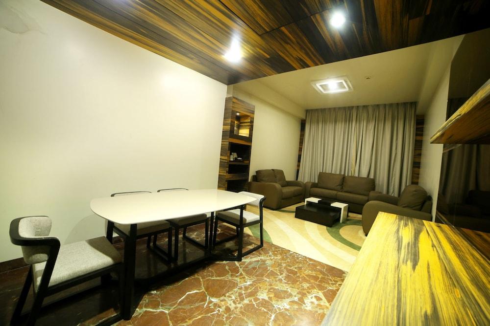 Golden Blossom Imperial Resorts Lucknow Exterior photo