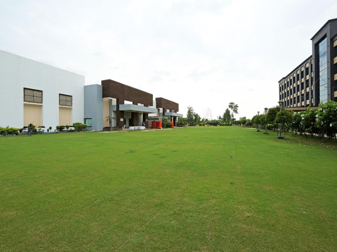 Golden Blossom Imperial Resorts Lucknow Exterior photo