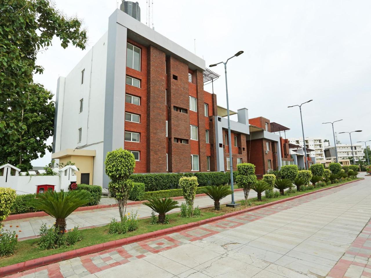 Golden Blossom Imperial Resorts Lucknow Exterior photo